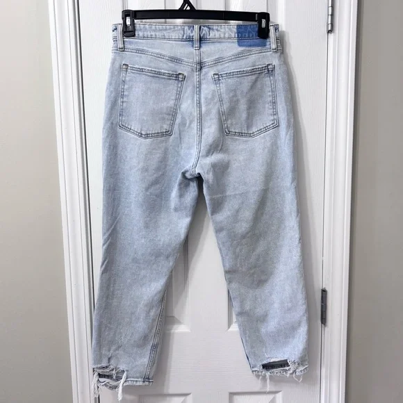 Abercrombie & Fitch The Mom High Rise Distressed Light Wash Jeans Size 10s - Picture 6 of 9